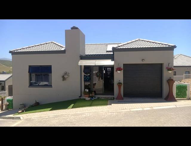 2 BEDROOM HOUSE FOR SALE IN REEBOK